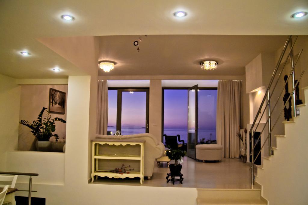 Sea View Beachfront Villa Maria Goúvai Ngoại thất bức ảnh