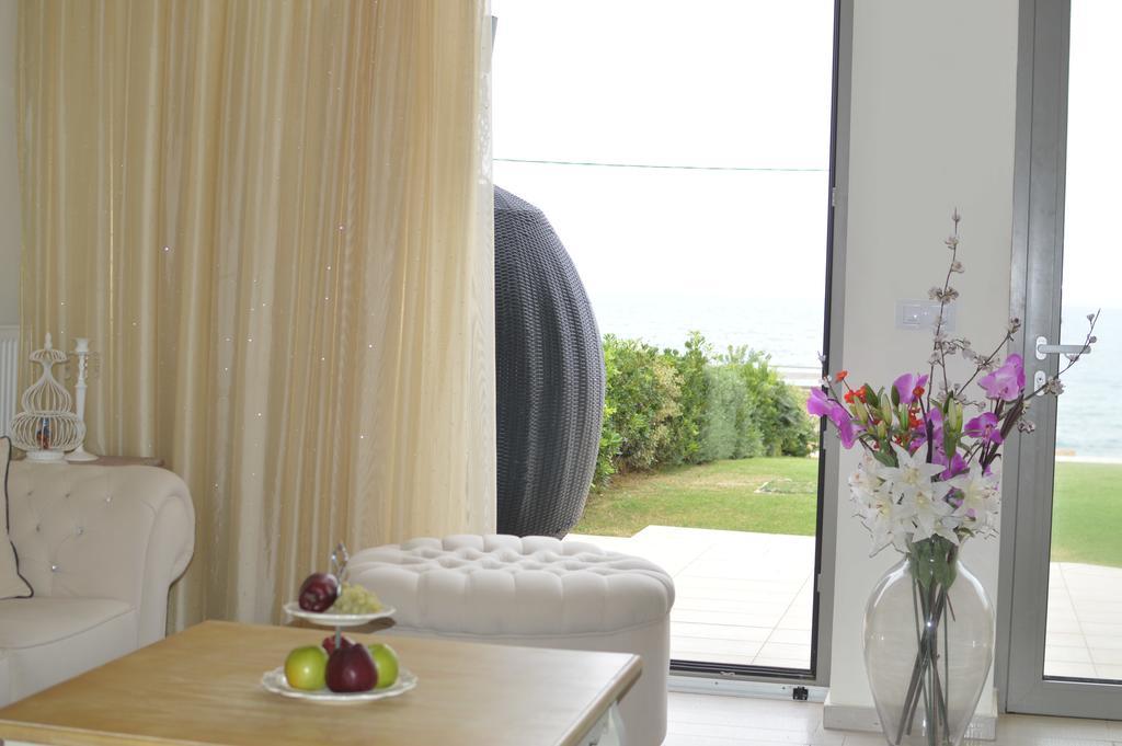 Sea View Beachfront Villa Maria Goúvai Ngoại thất bức ảnh